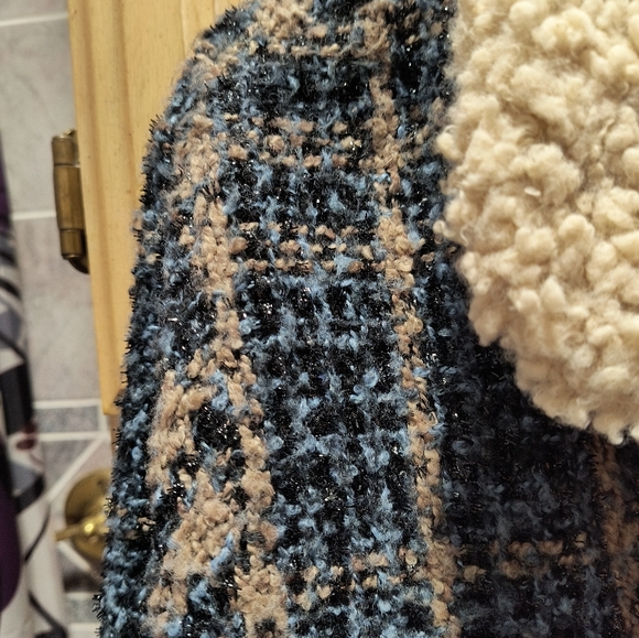 Unique jacket - Picture 3 of 8